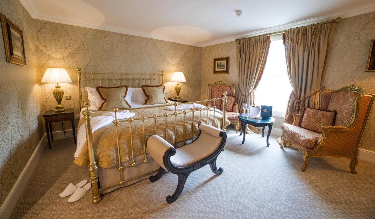Finnstown Castle Hotel Lucan Kültér fotó