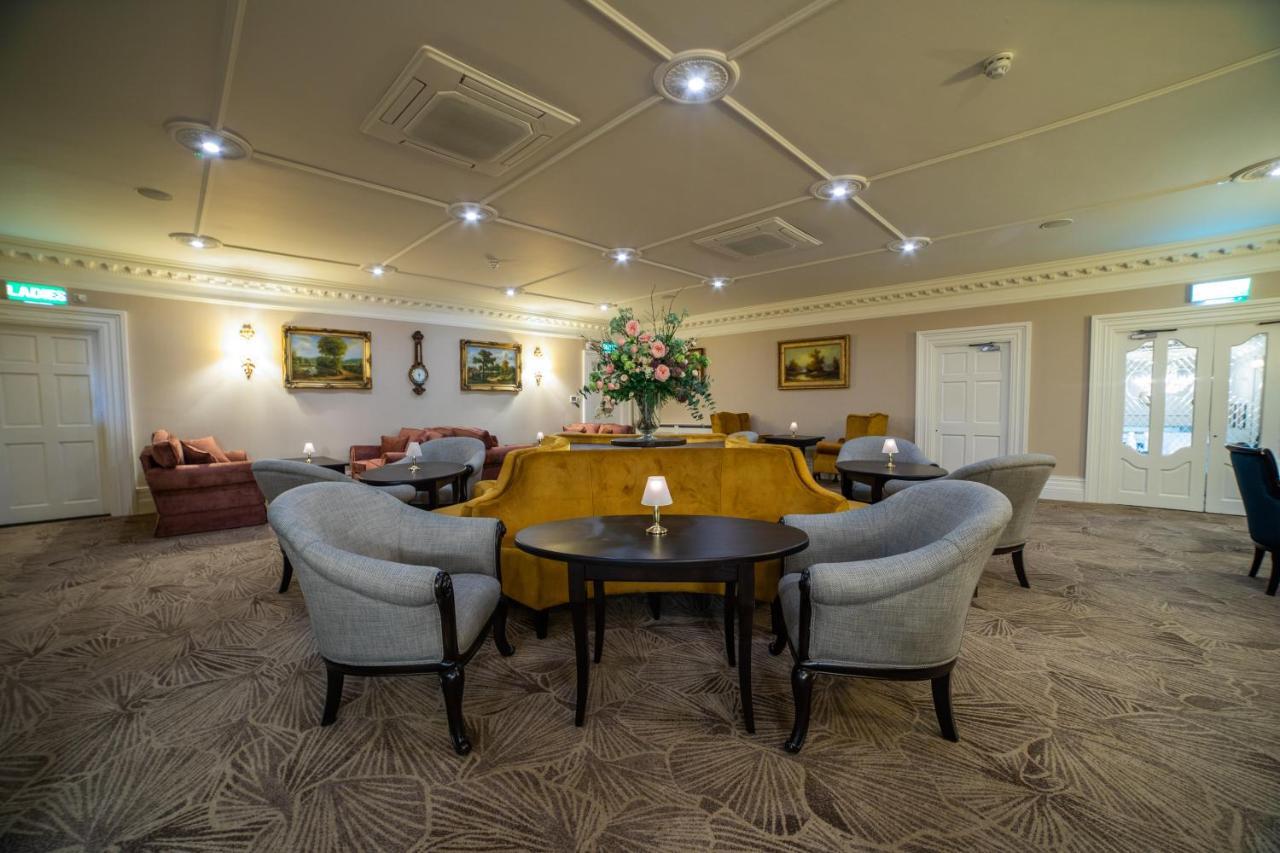 Finnstown Castle Hotel Lucan Kültér fotó