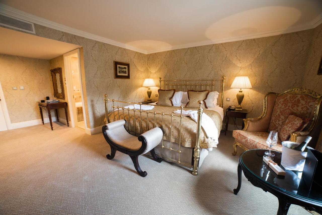Finnstown Castle Hotel Lucan Kültér fotó