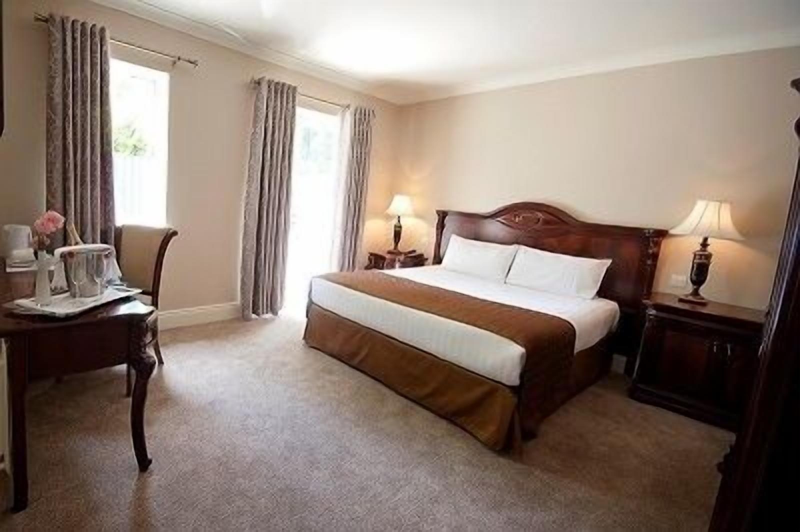 Finnstown Castle Hotel Lucan Kültér fotó