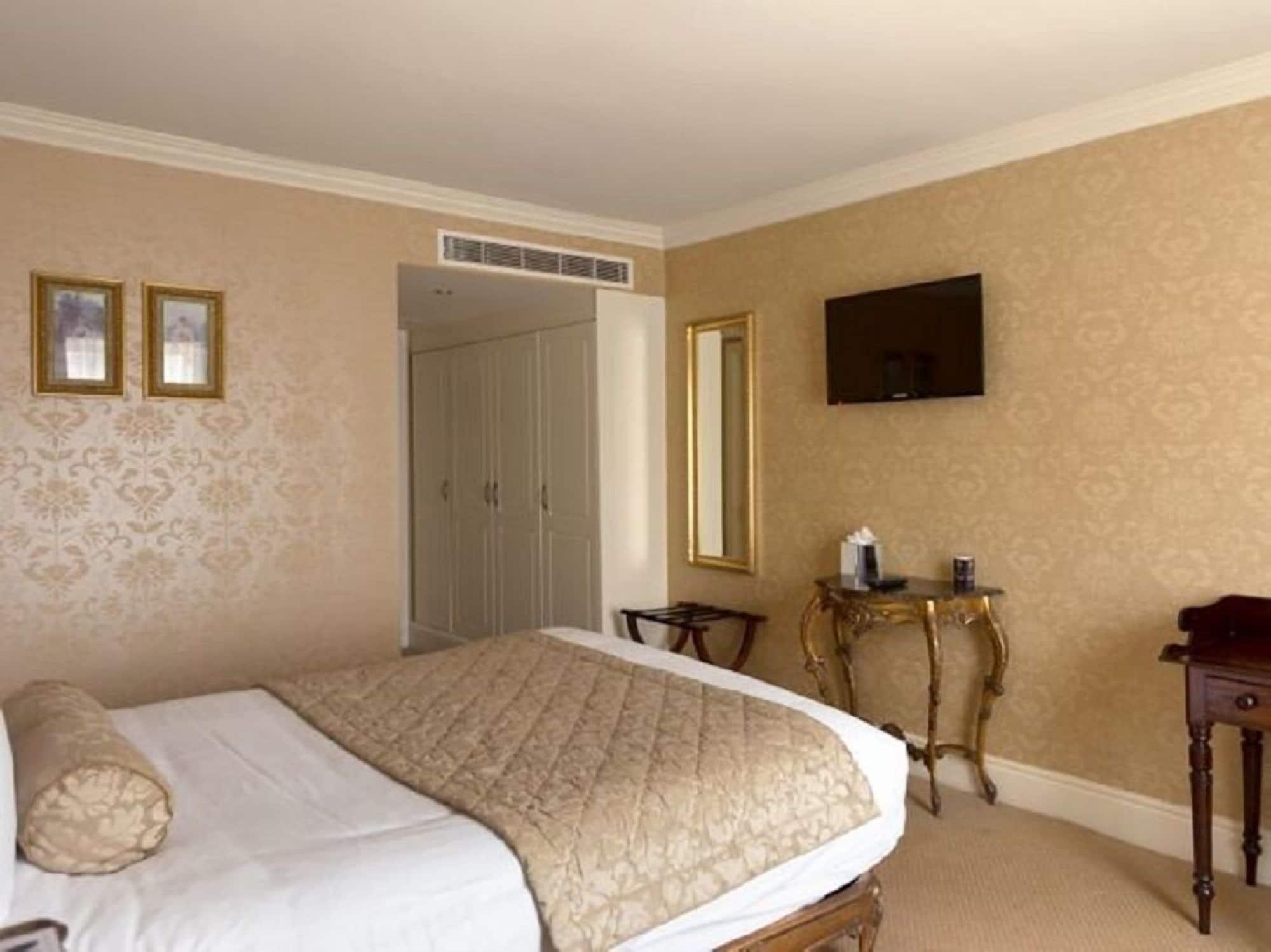 Finnstown Castle Hotel Lucan Kültér fotó