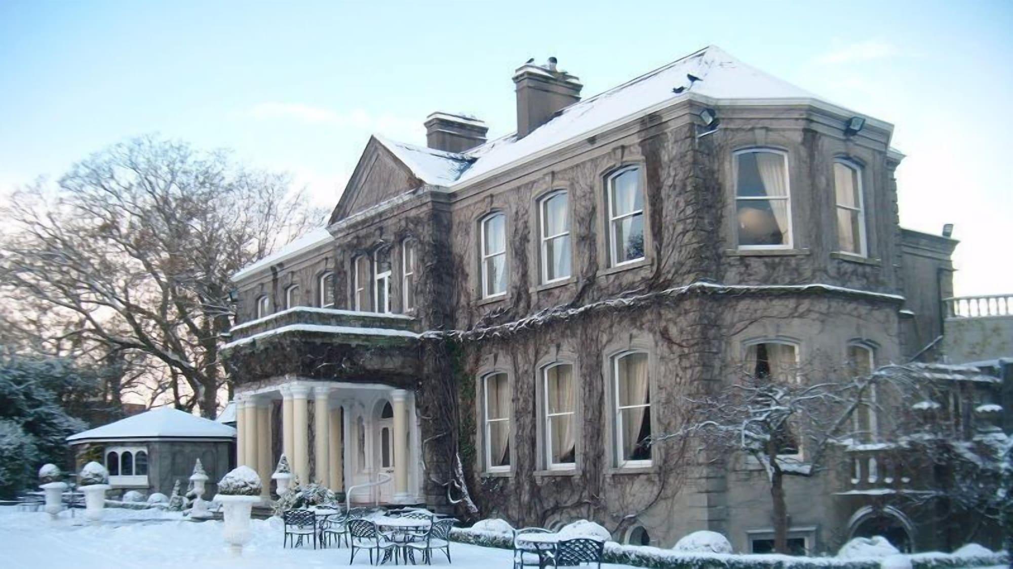 Finnstown Castle Hotel Lucan Kültér fotó