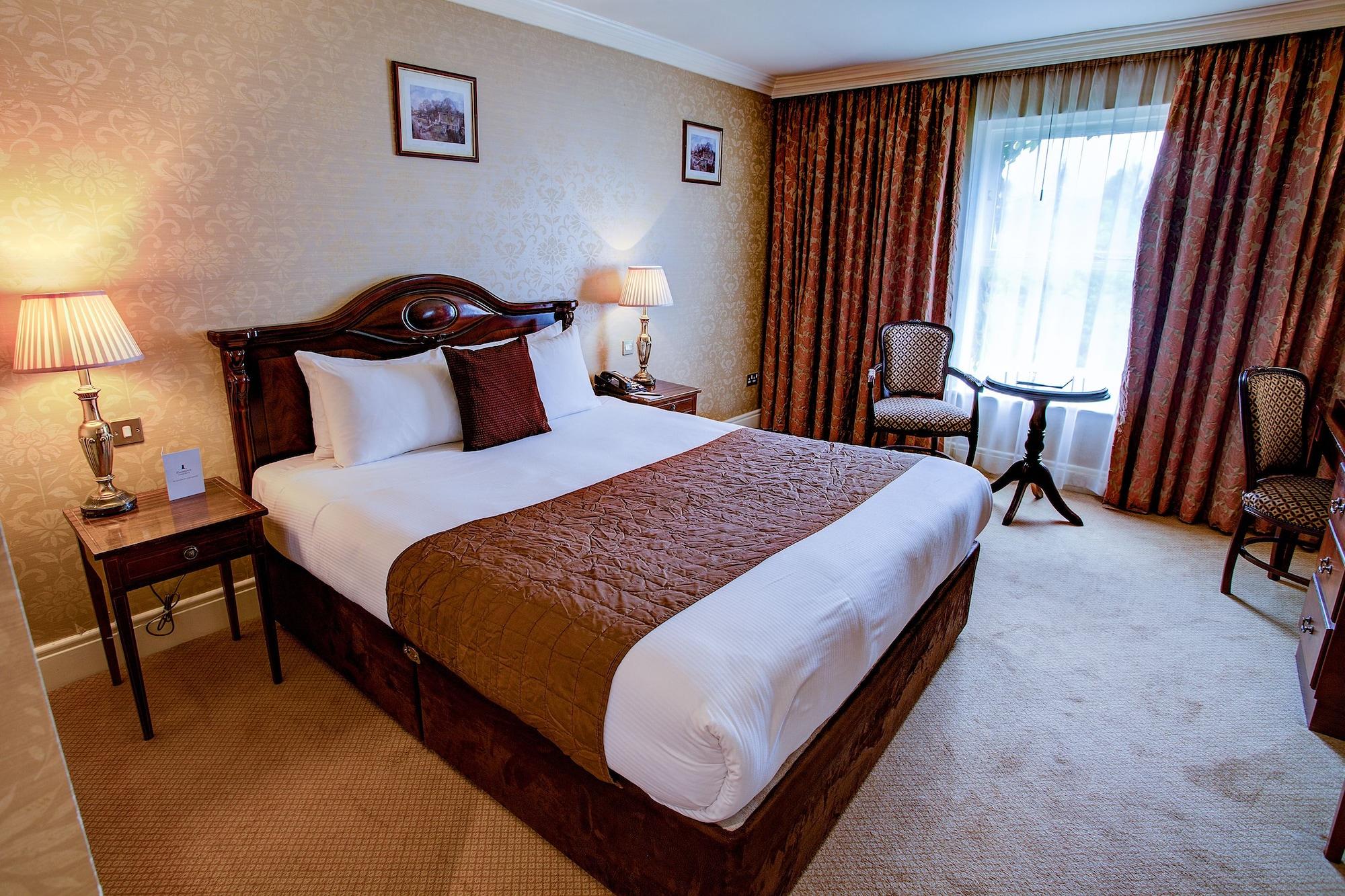 Finnstown Castle Hotel Lucan Kültér fotó