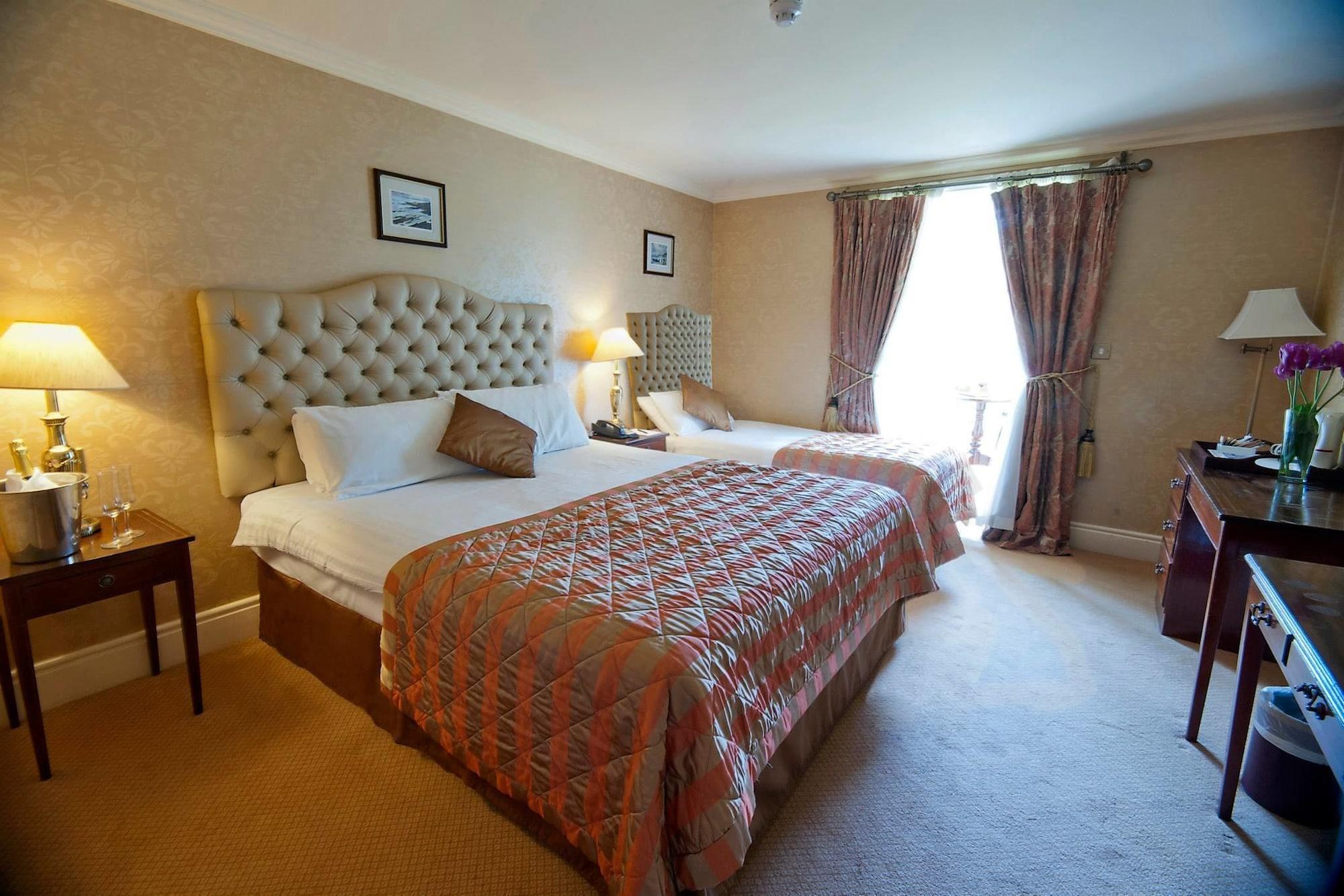 Finnstown Castle Hotel Lucan Kültér fotó