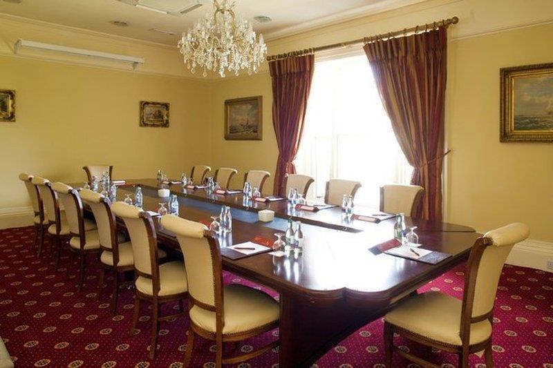Finnstown Castle Hotel Lucan Üzleti fotó